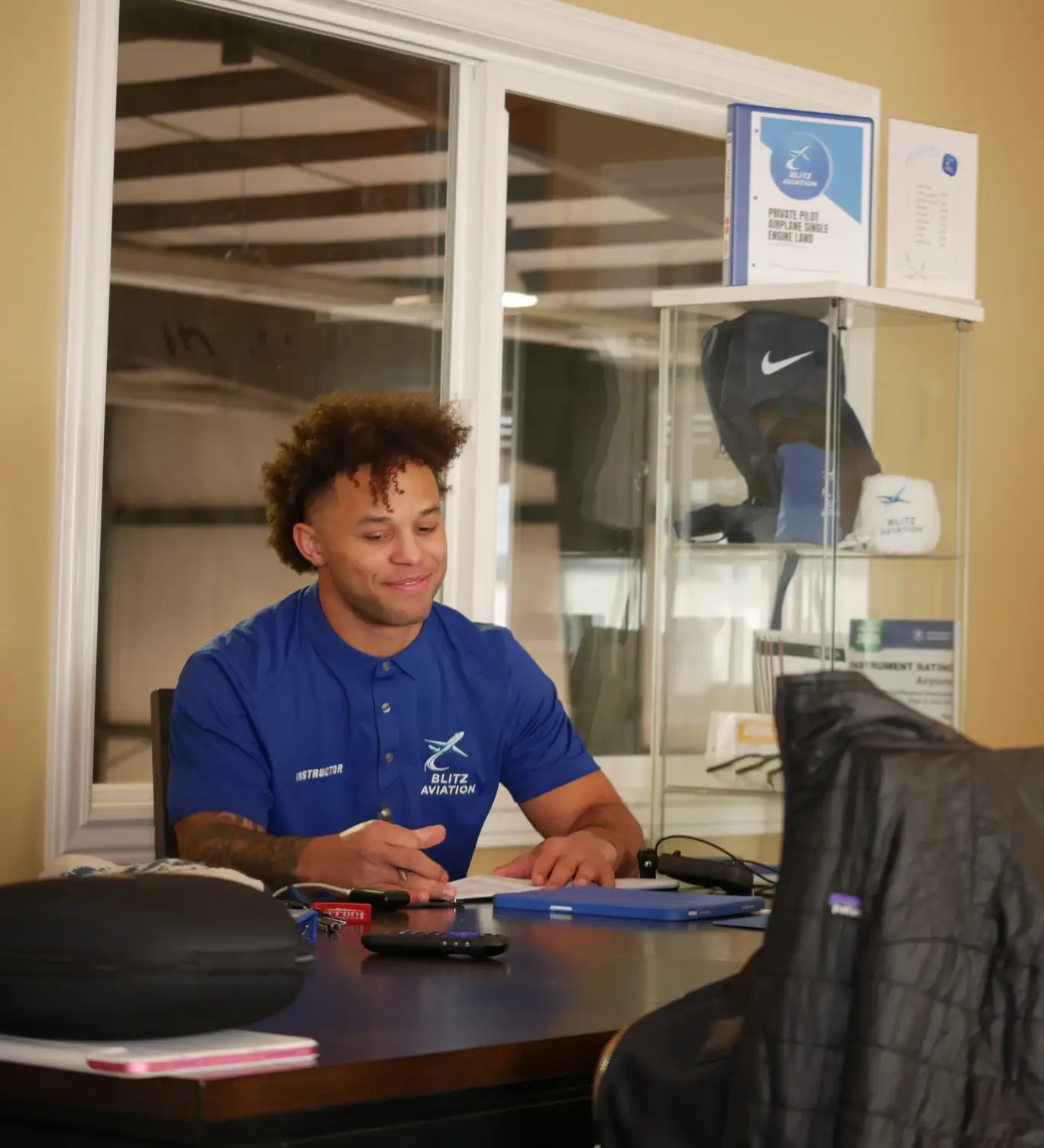 Student consultation in Blitz Aviation office